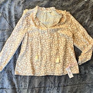 NWT vineyard vines Geo Animal Print Ruffle Blouse Size Small